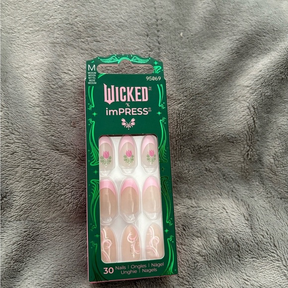 Wicked x imPRESS Pink and Green Nail Set - Picture 1 of 2